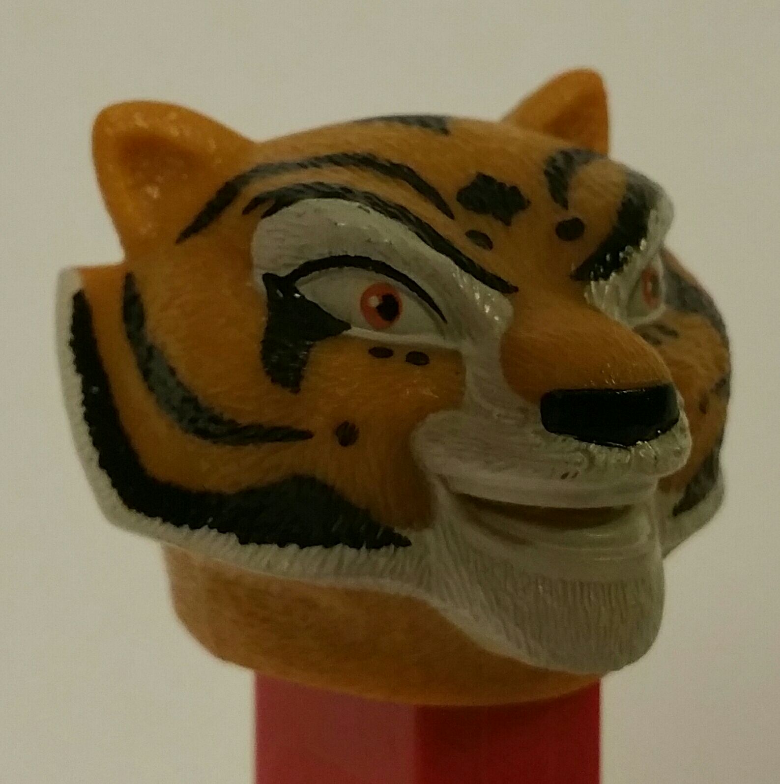Master Tigress - Kung Fu Panda pez collectible - Main Image 2