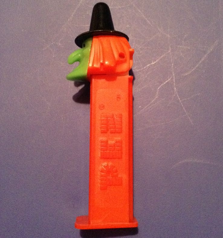 Halloween - Witch C  - Halloween pez collectible - Main Image 2