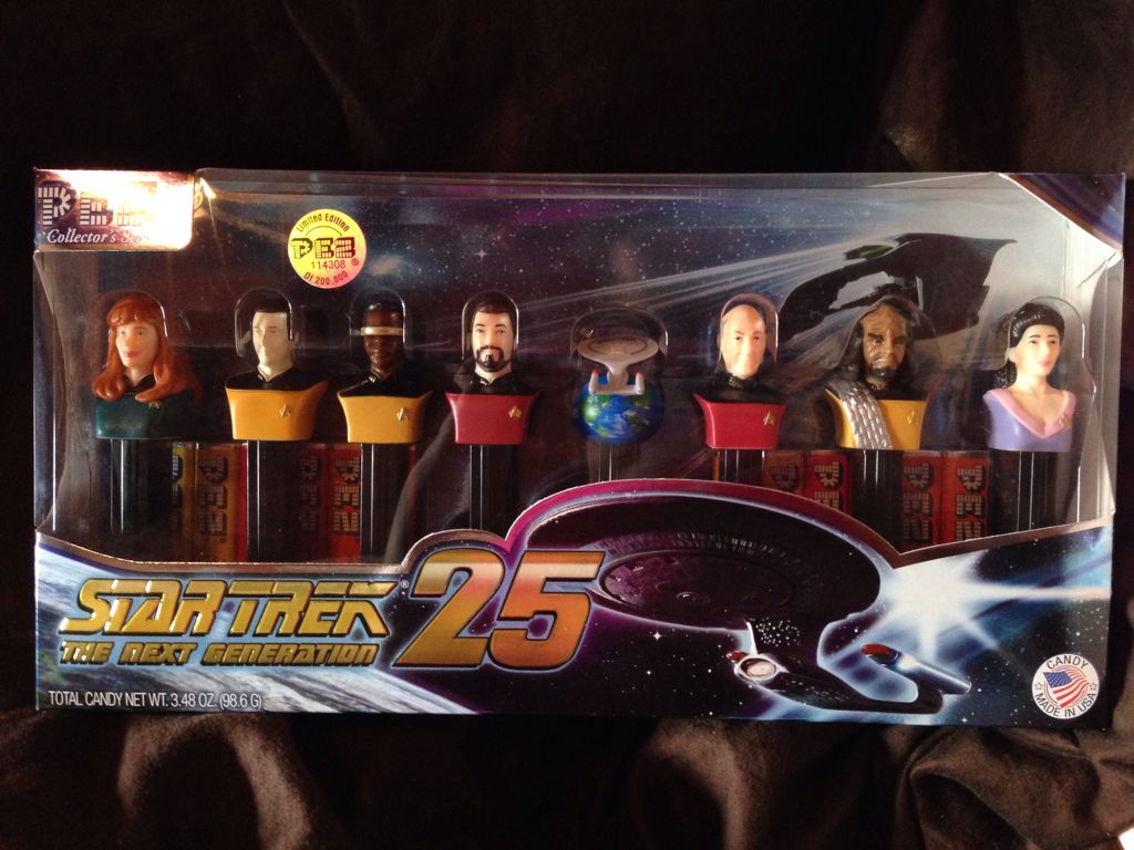 Hello Kitty Bow Skull