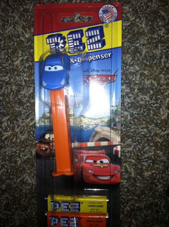 Sally The Porche - Disney / Pixar - Cars 2 - Pull & Go pez collectible - Main Image 2