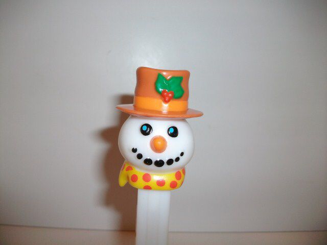 Snowman D - Brown Hat (2) - Christmas pez collectible - Main Image 2