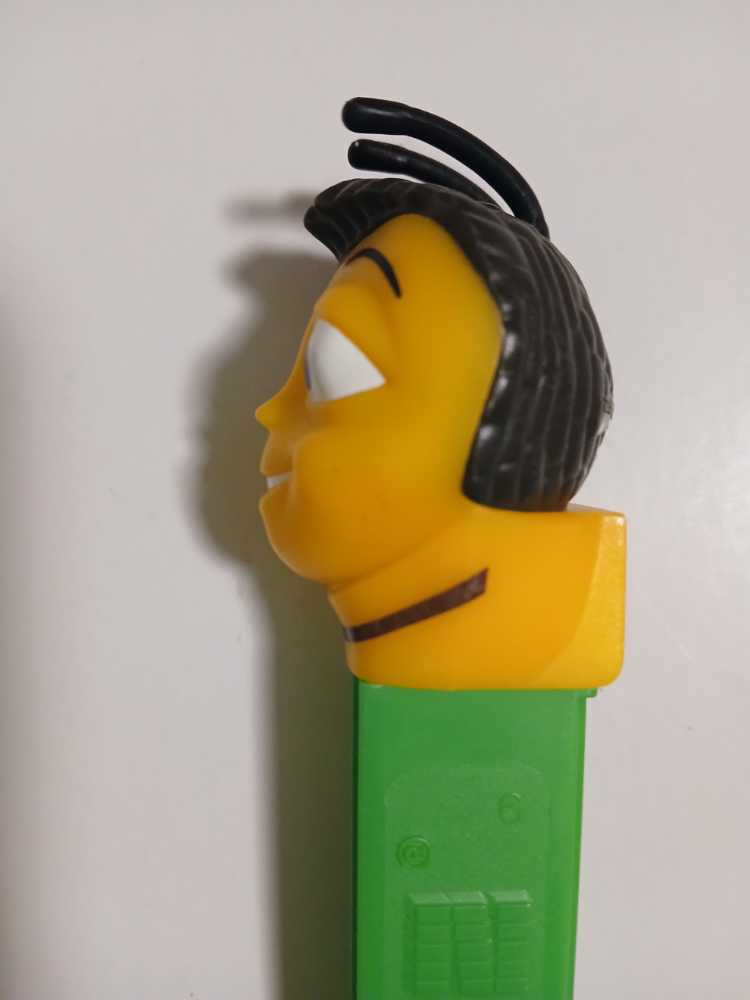 Bee Movie - Barry B Benson, green stem - BEE MOVIE pez collectible - Main Image 2