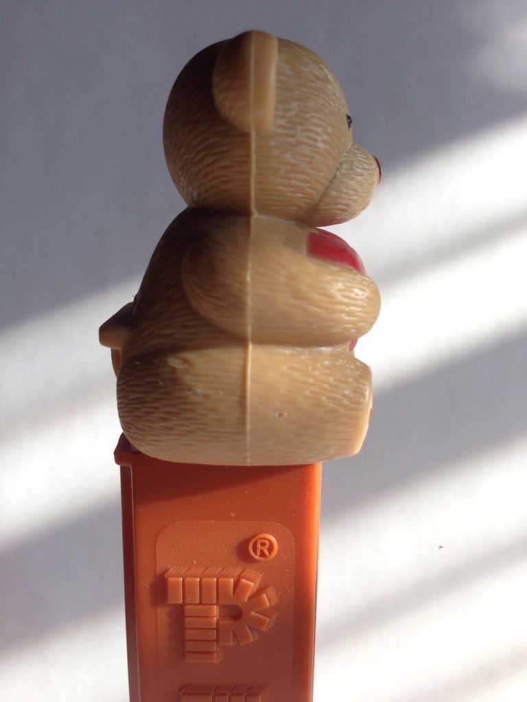 V Day Bear Brown Love - Valentine’s Day pez collectible - Main Image 2