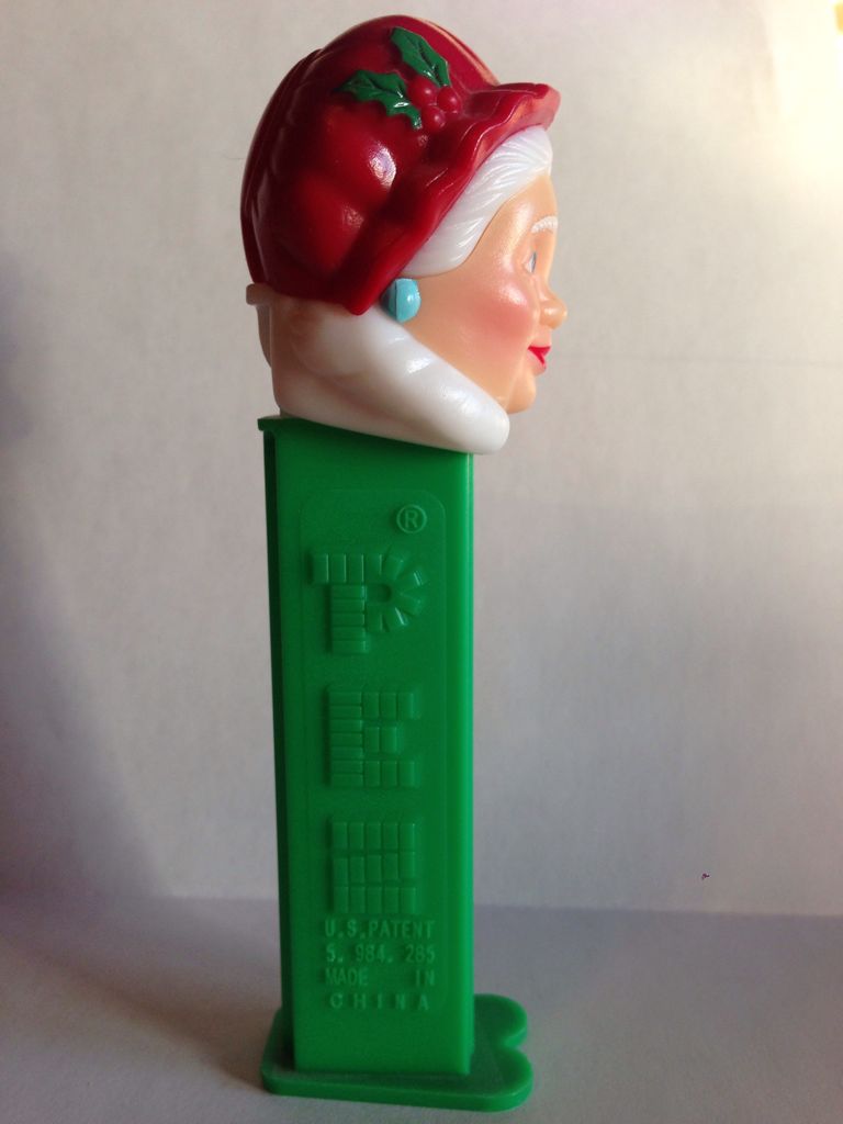 Mrs. Clause - Christmas pez collectible - Main Image 2