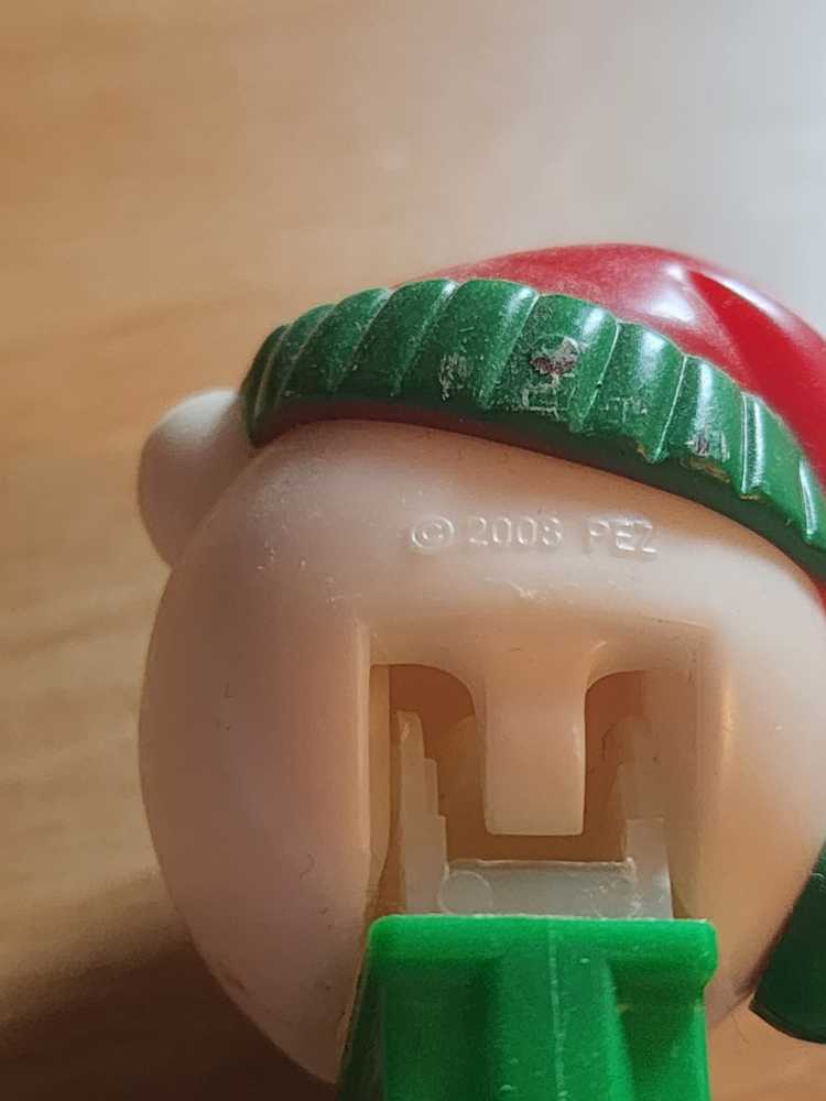 Polar Bear - Christmas pez collectible - Main Image 4