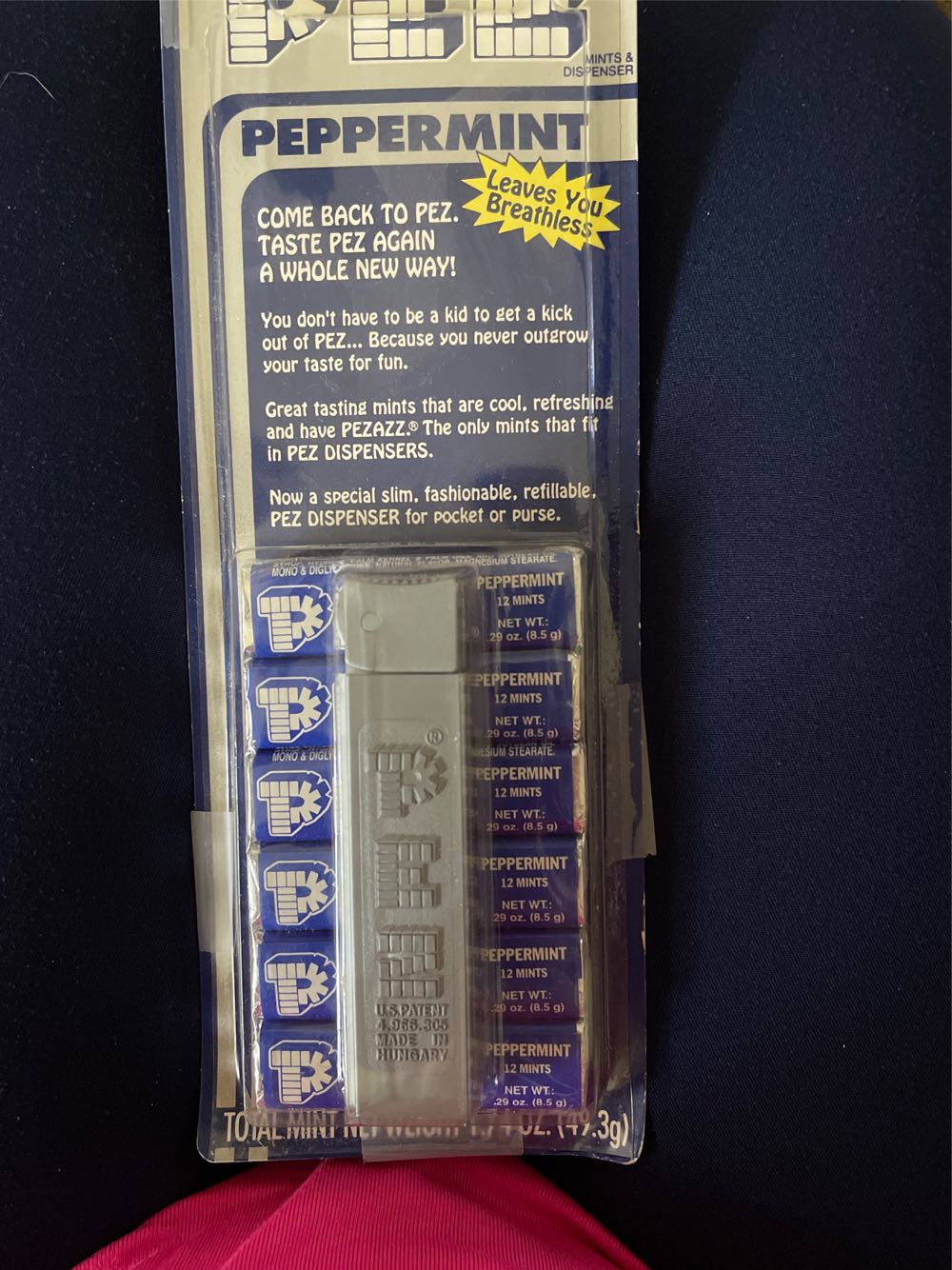 Regular Grey - Regular pez collectible - Main Image 2