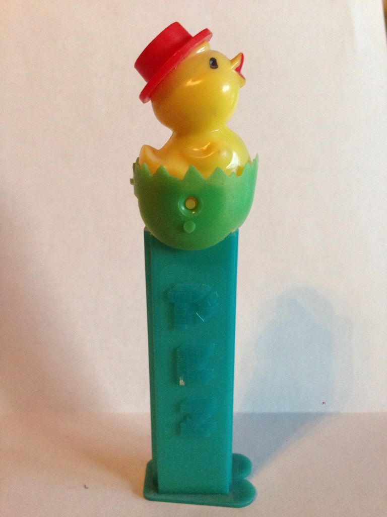 Chick In Egg B TF Green - Easter pez collectible - Main Image 2