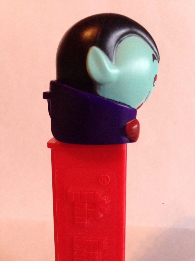 Vampire B - Halloween pez collectible - Main Image 2