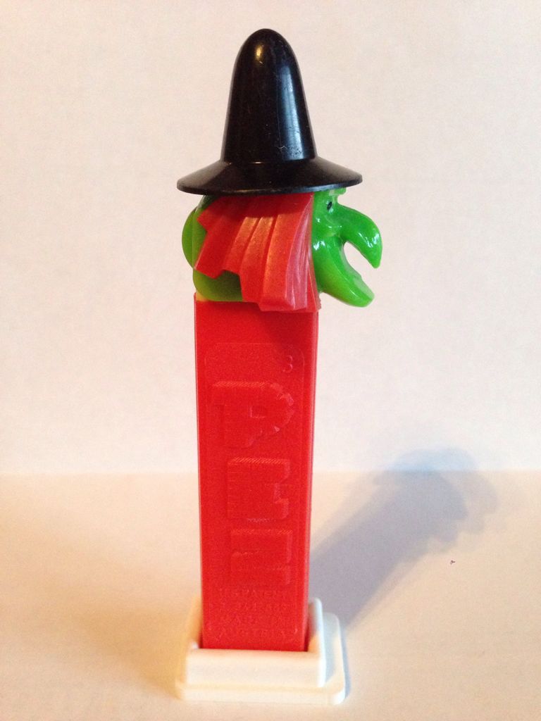 Whitch B Three Piece Witch NF - Halloween pez collectible - Main Image 2
