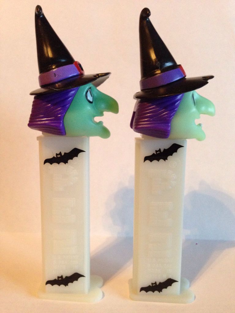 Witch D GITD - Halloween pez collectible - Main Image 2