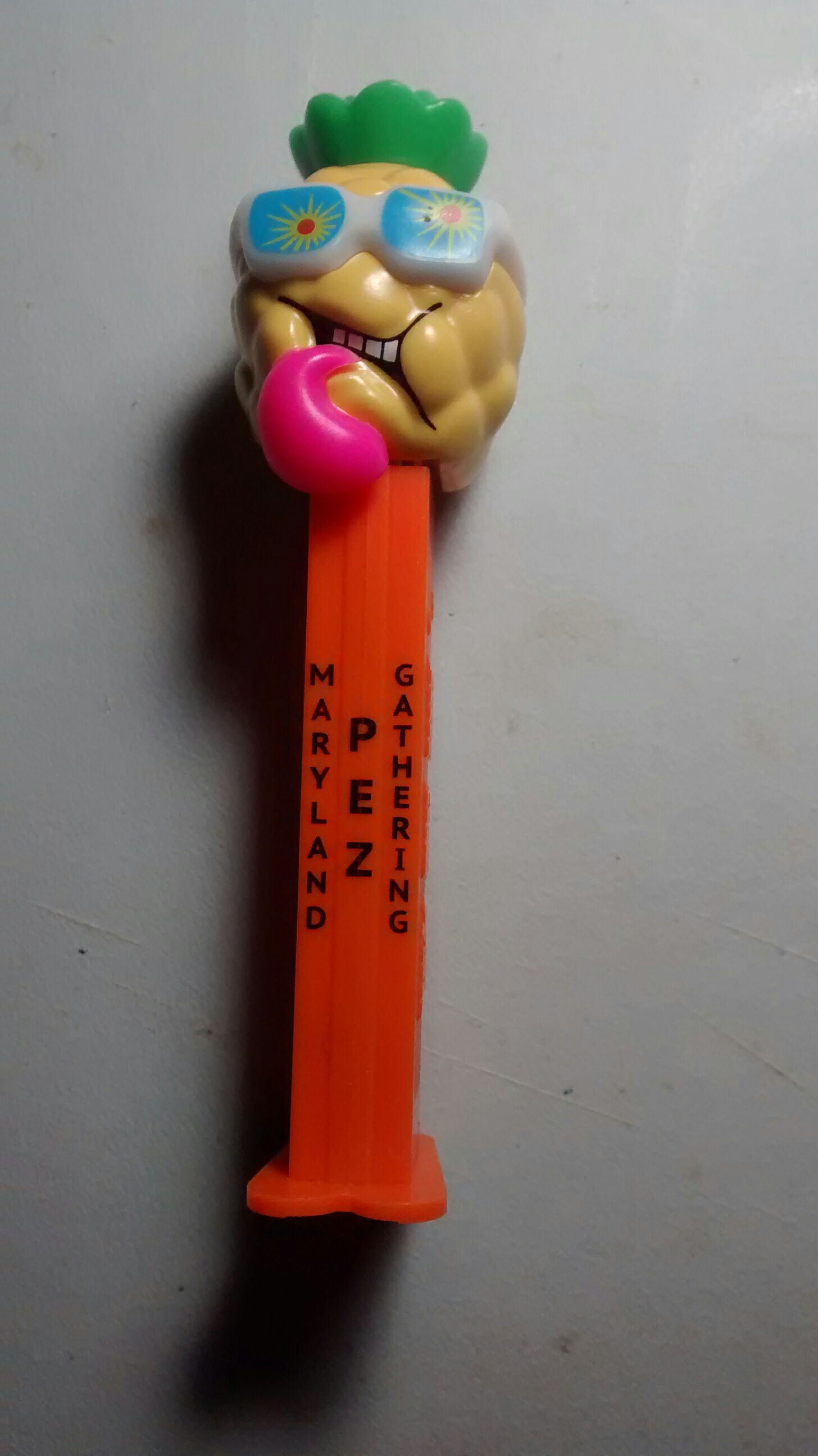 Sourz Pineapple - Sourz pez collectible - Main Image 2