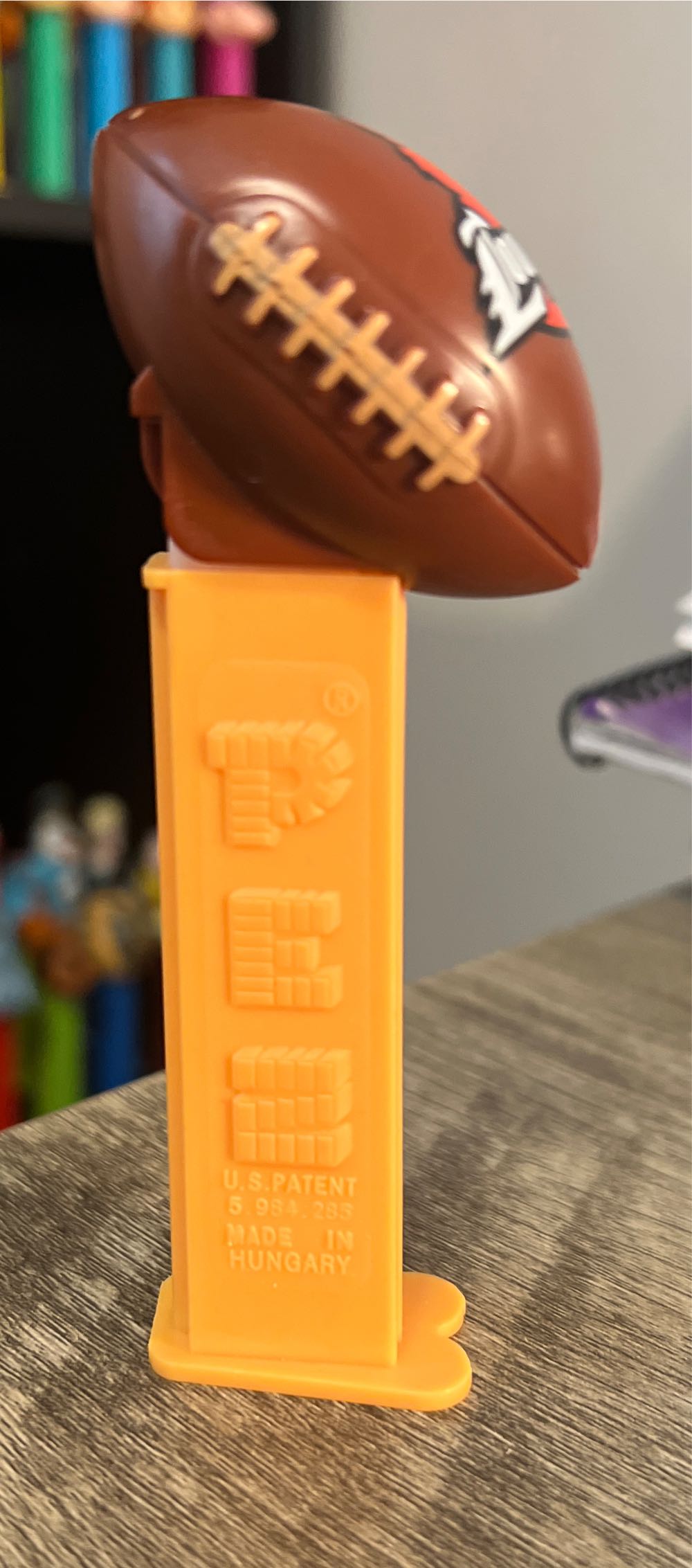 Louisville Football - NCAA Football pez collectible - Main Image 2