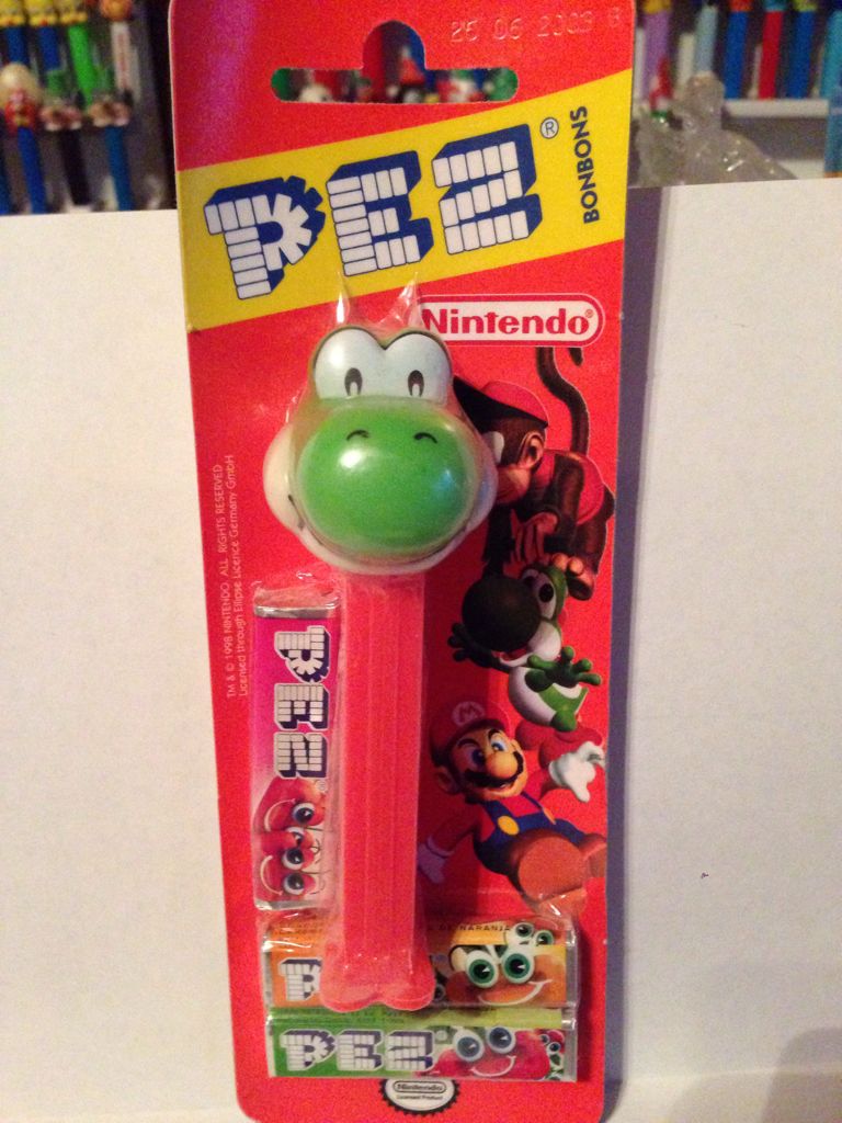 Super Mario - Yoshi - Nintendo pez collectible - Main Image 2