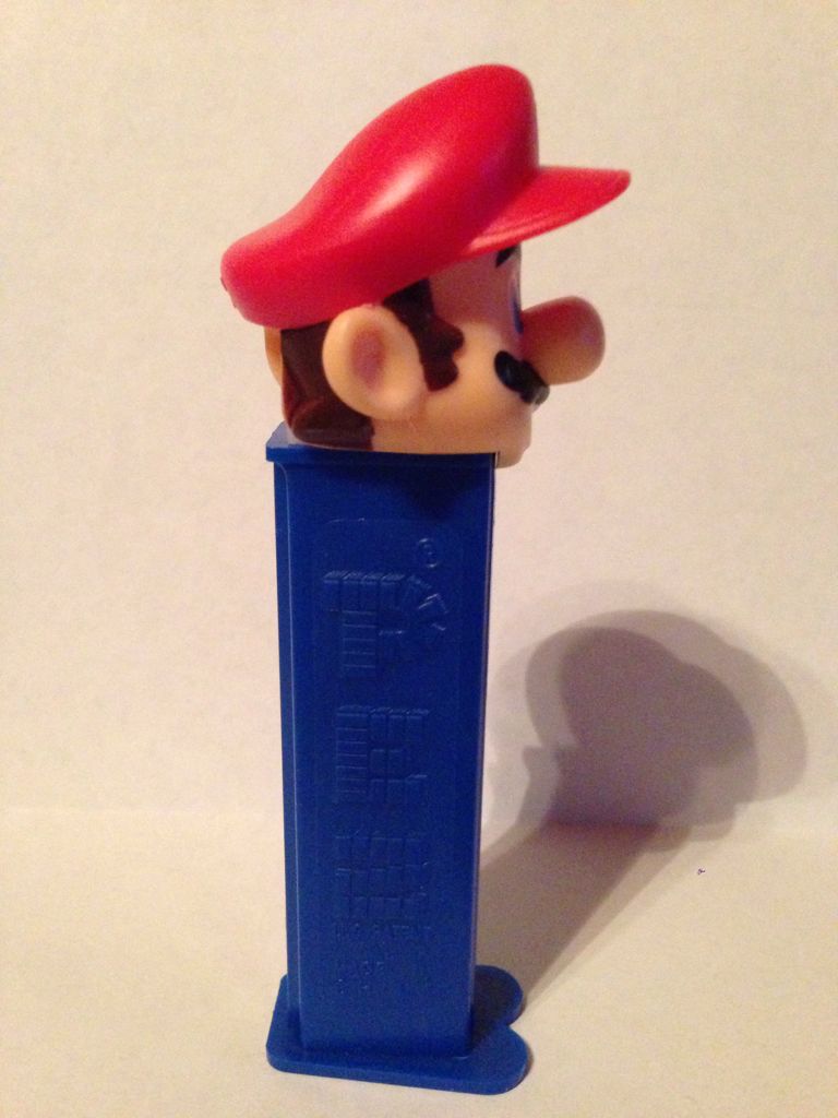 Super Mario - Mario 13 - Nintendo pez collectible - Main Image 2
