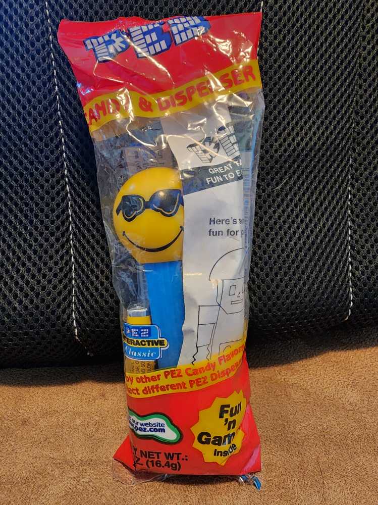 Funky Faces - Cool - Blue - funky faces pez collectible - Main Image 2