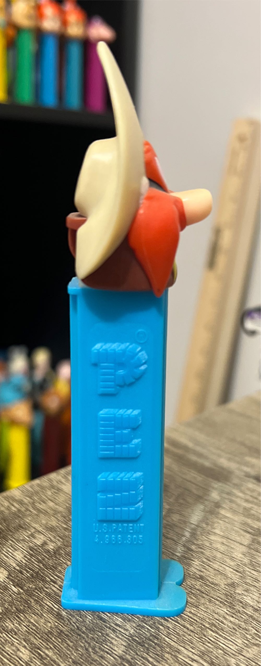 Looney Tunes - Yosemite Sam - Looney Tunes pez collectible - Main Image 2