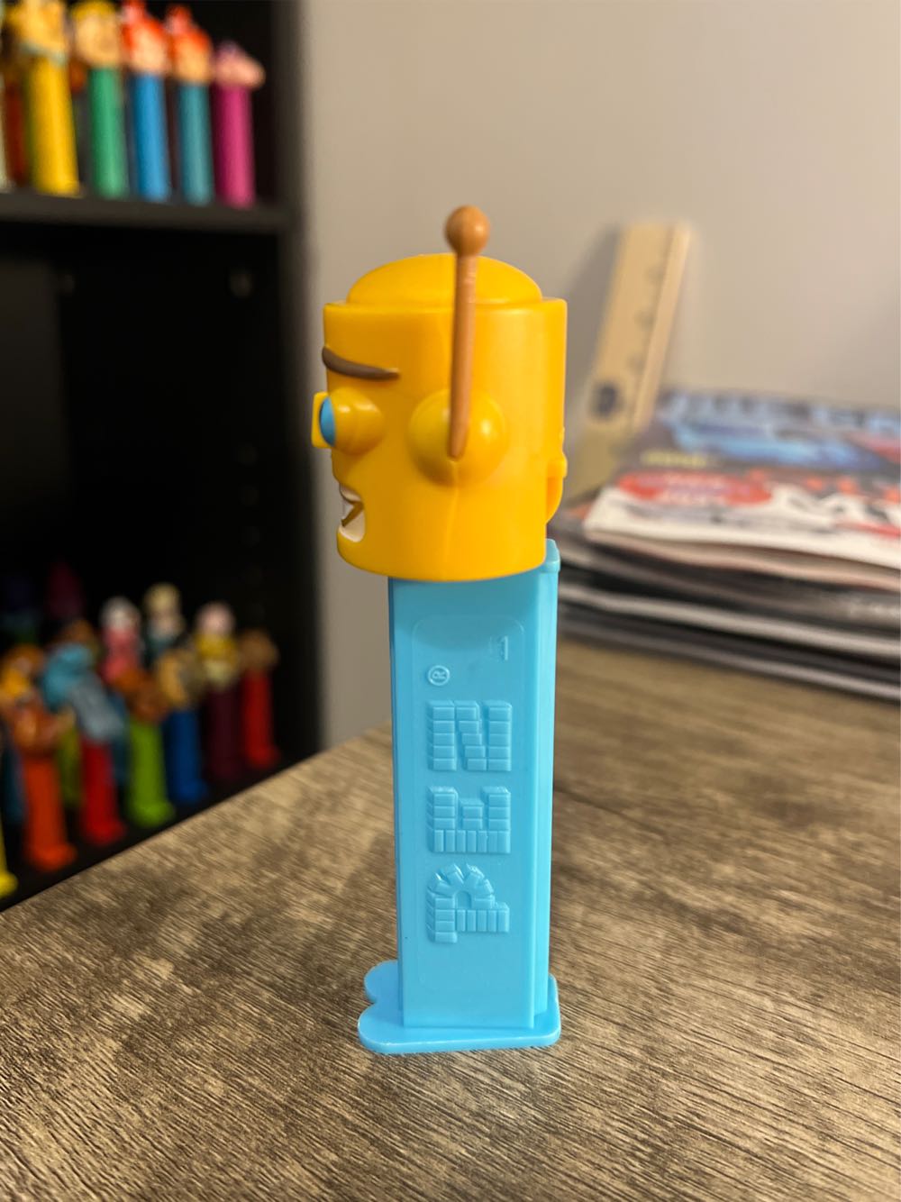 Carl The Robot - Meet the Robinsons pez collectible - Main Image 3
