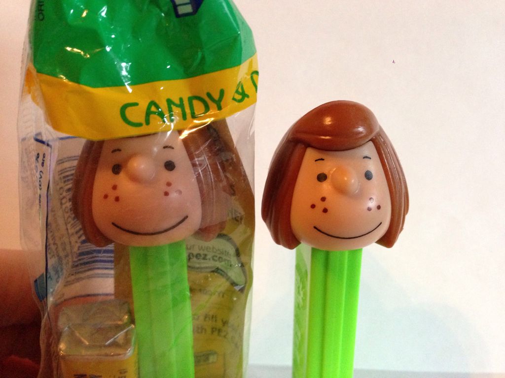 Peppermint Patty - PEANUTS pez collectible - Main Image 2