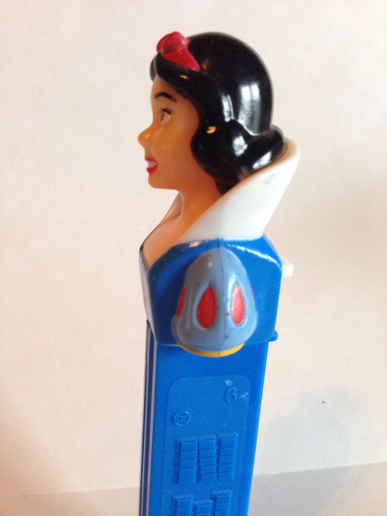 Snow White - Disney Princess pez collectible - Main Image 2