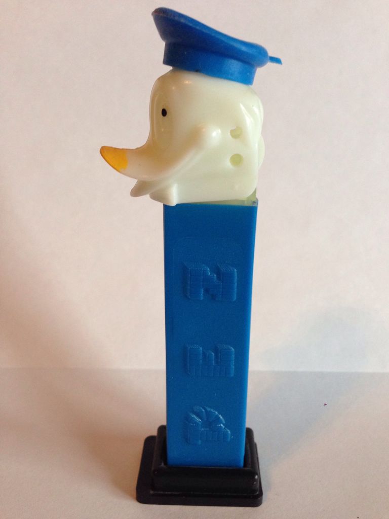 Disney Classic - Donald Duck D - Movies & TV - Disney pez collectible - Main Image 2