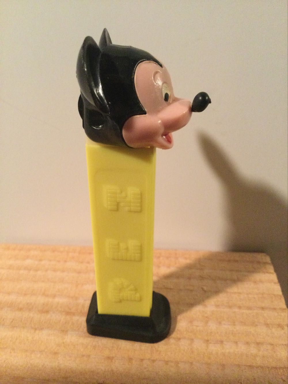 Mickey Mouse A NF Removable Nose - Mickey Mouse pez collectible - Main Image 2