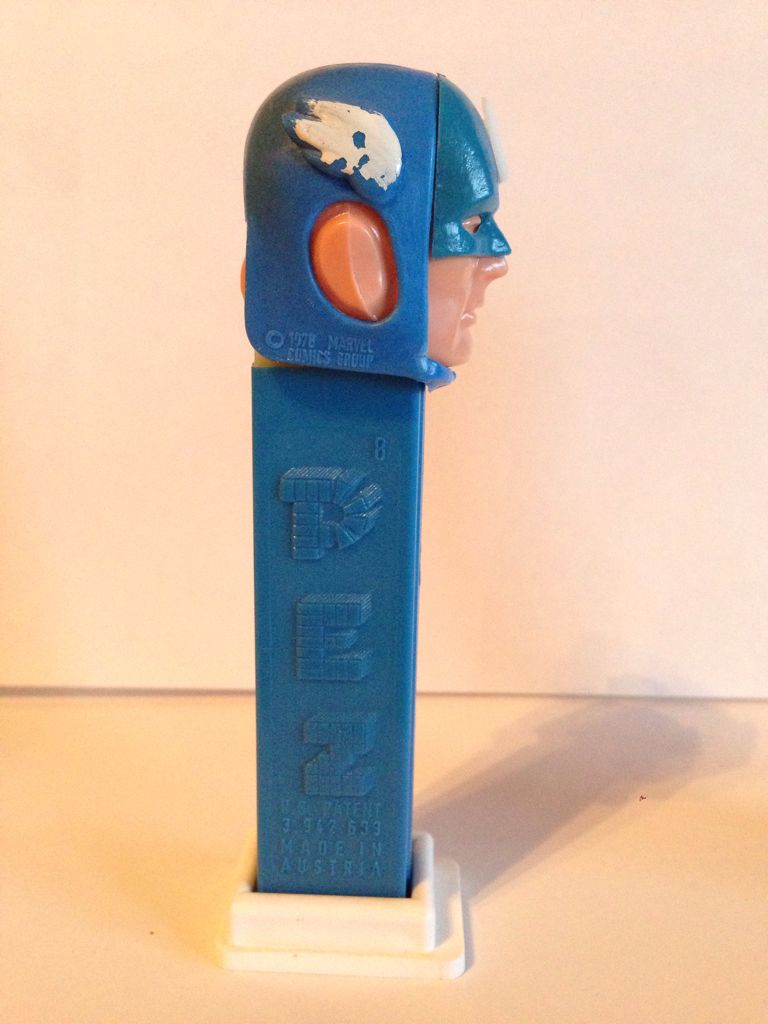 Captain America A NF - Superhero Marvel pez collectible - Main Image 2