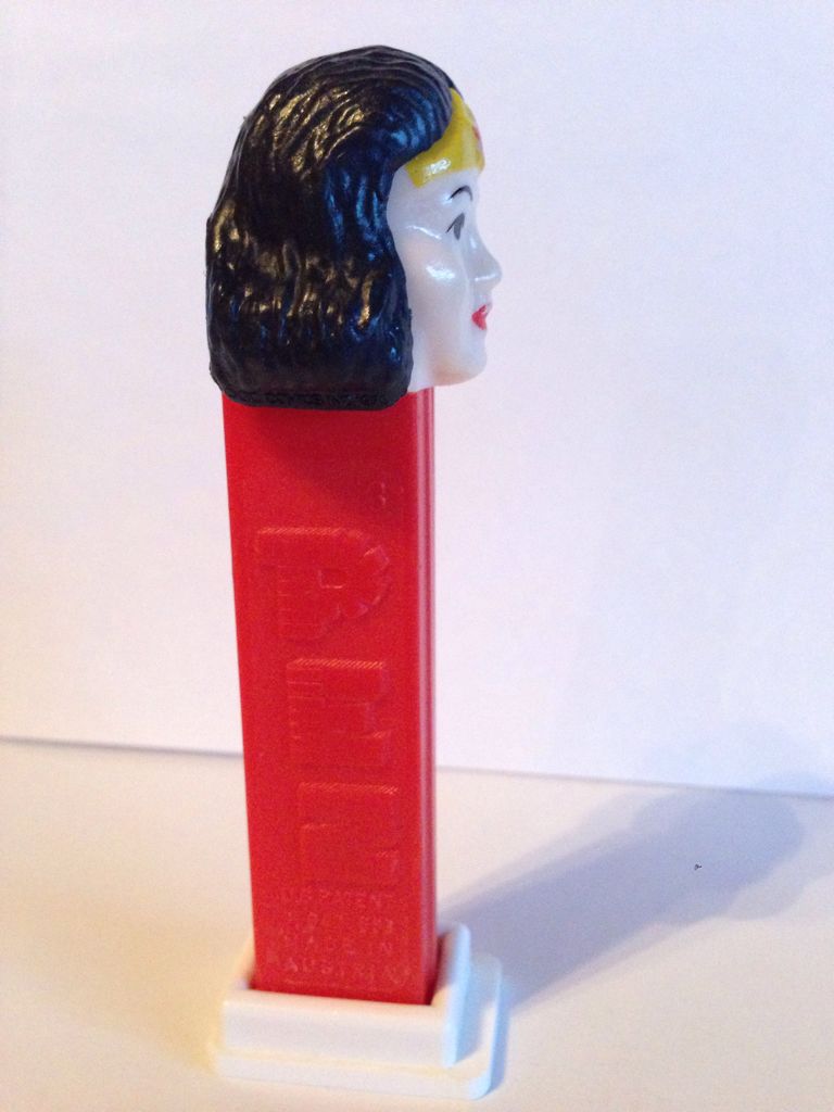 Wonder Woman NF - Superhero DC pez collectible - Main Image 2