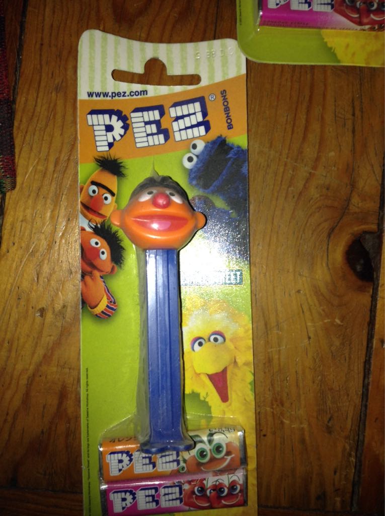 466- Ernie  pez collectible - Main Image 2