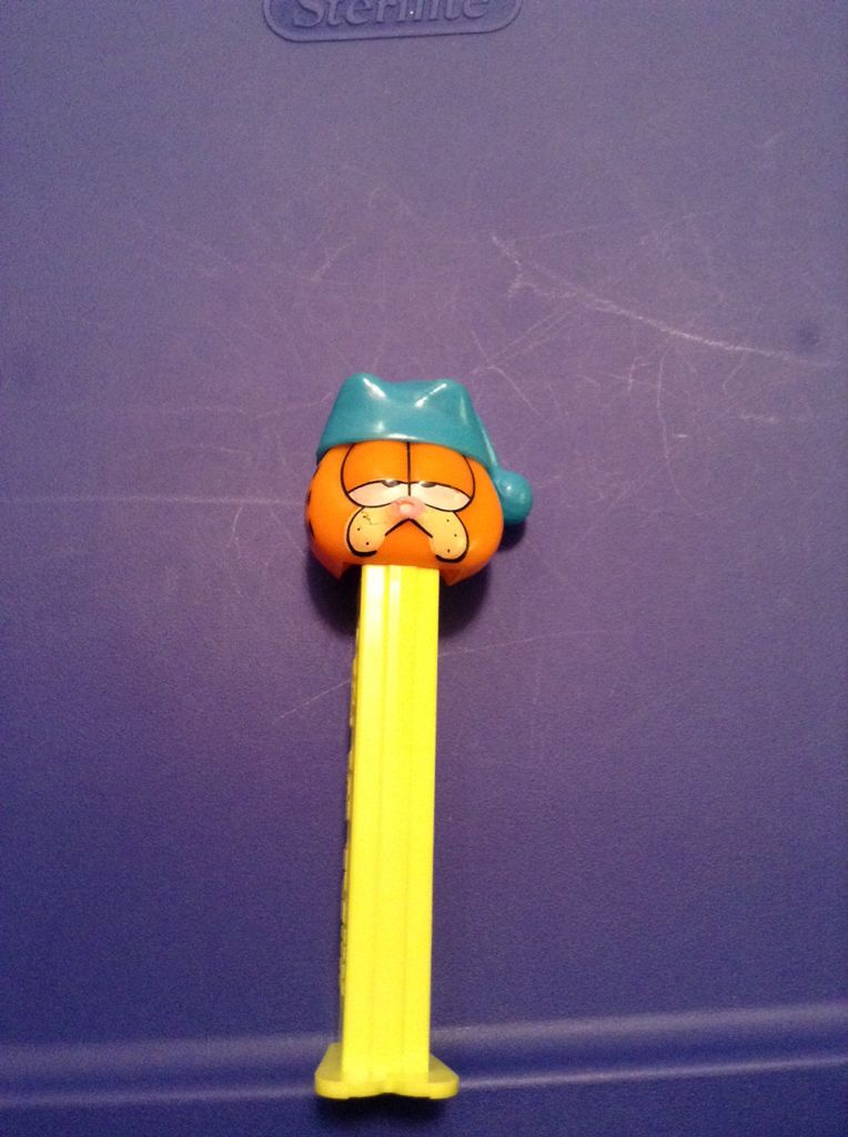 Garfield Sleepy (3) - Garfield S2 (complete) pez collectible - Main Image 2
