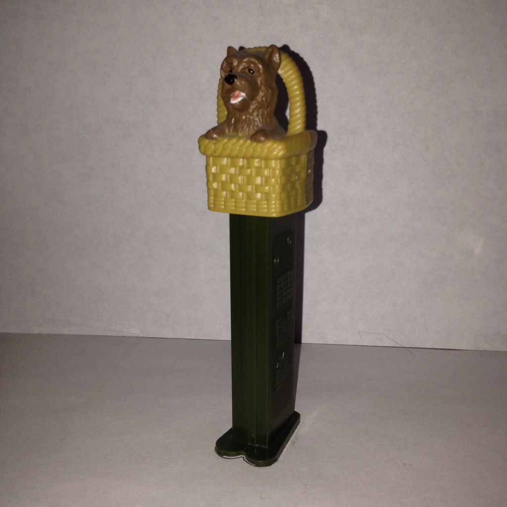 Trucks - Series D - R4 Cab - Red With Yellow Cab