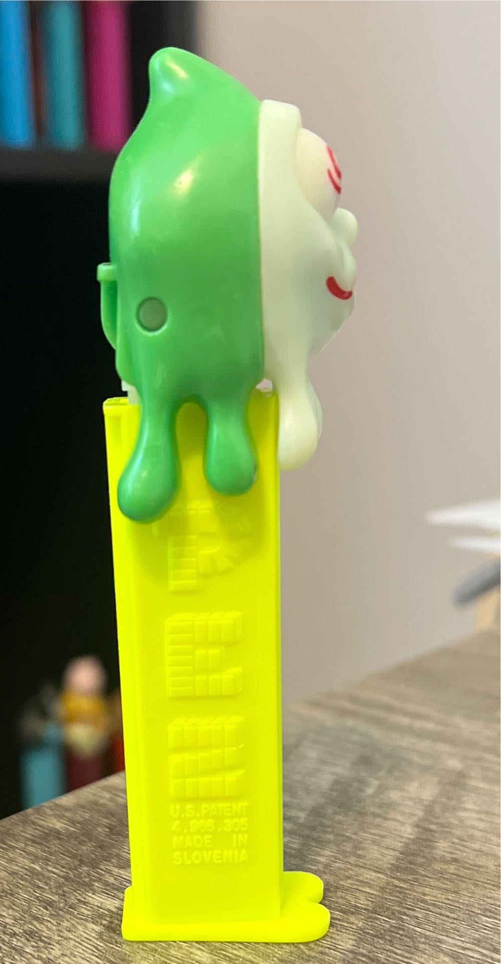 Ghost, Slimy Sid - Halloween pez collectible - Main Image 3