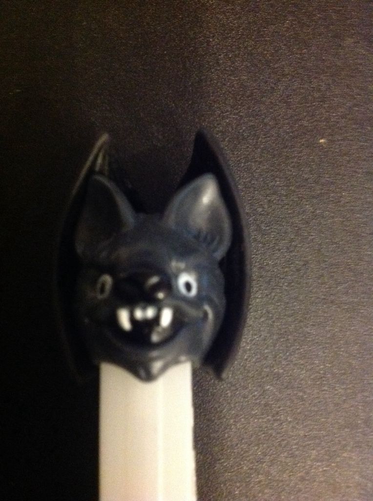 Halloween - Bat - Orange Stem - Halloween pez collectible - Main Image 2