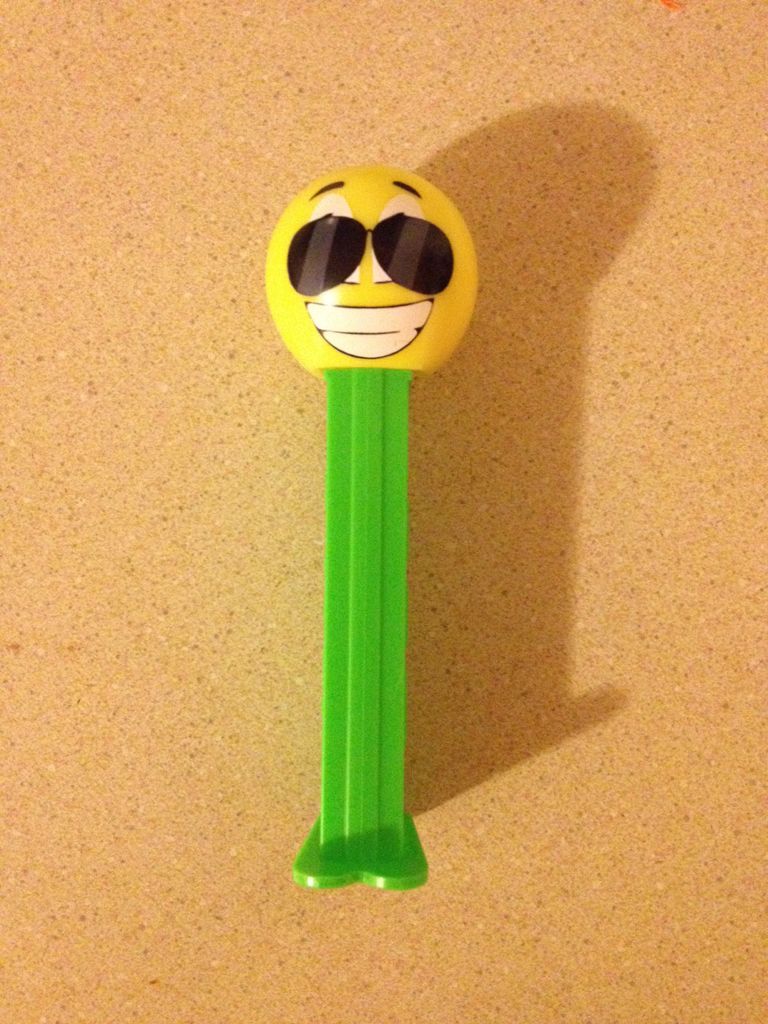 Slick Emoticon - Emoticons pez collectible - Main Image 2