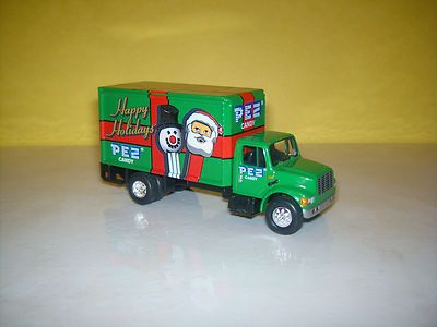 Santa Truck - Trucks pez collectible - Main Image 2