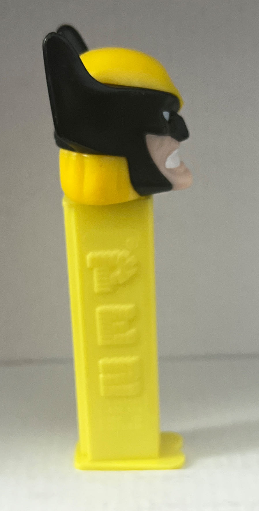 Wolverine (A) - Black Stem - Super Heroes Marvel pez collectible - Main Image 2