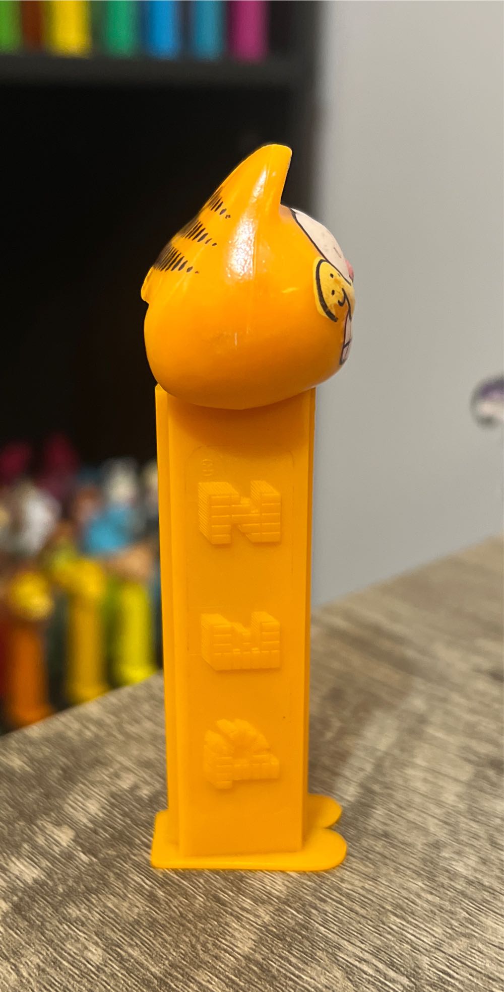 Garfield A W/ Teeth - Garfield pez collectible - Main Image 2