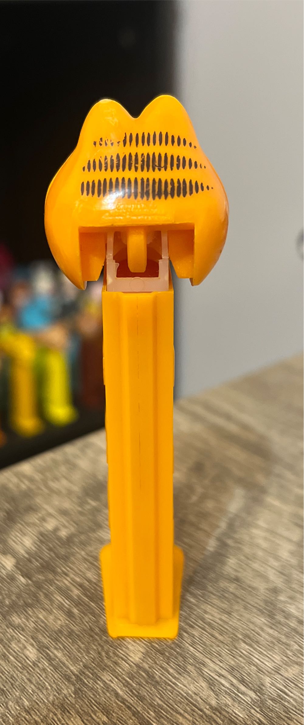 Garfield A W/ Teeth - Garfield pez collectible - Main Image 3