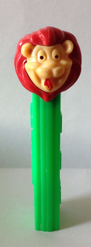 Safari Animals: Lion - Red Crystal