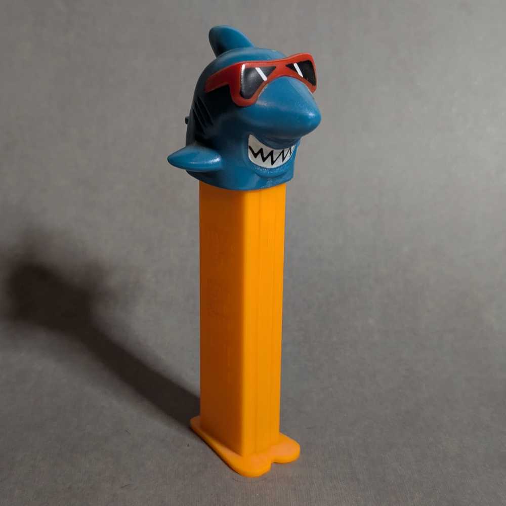 Crazy Animals - Shark Bonbons - PEZ Originals pez collectible - Main Image 2