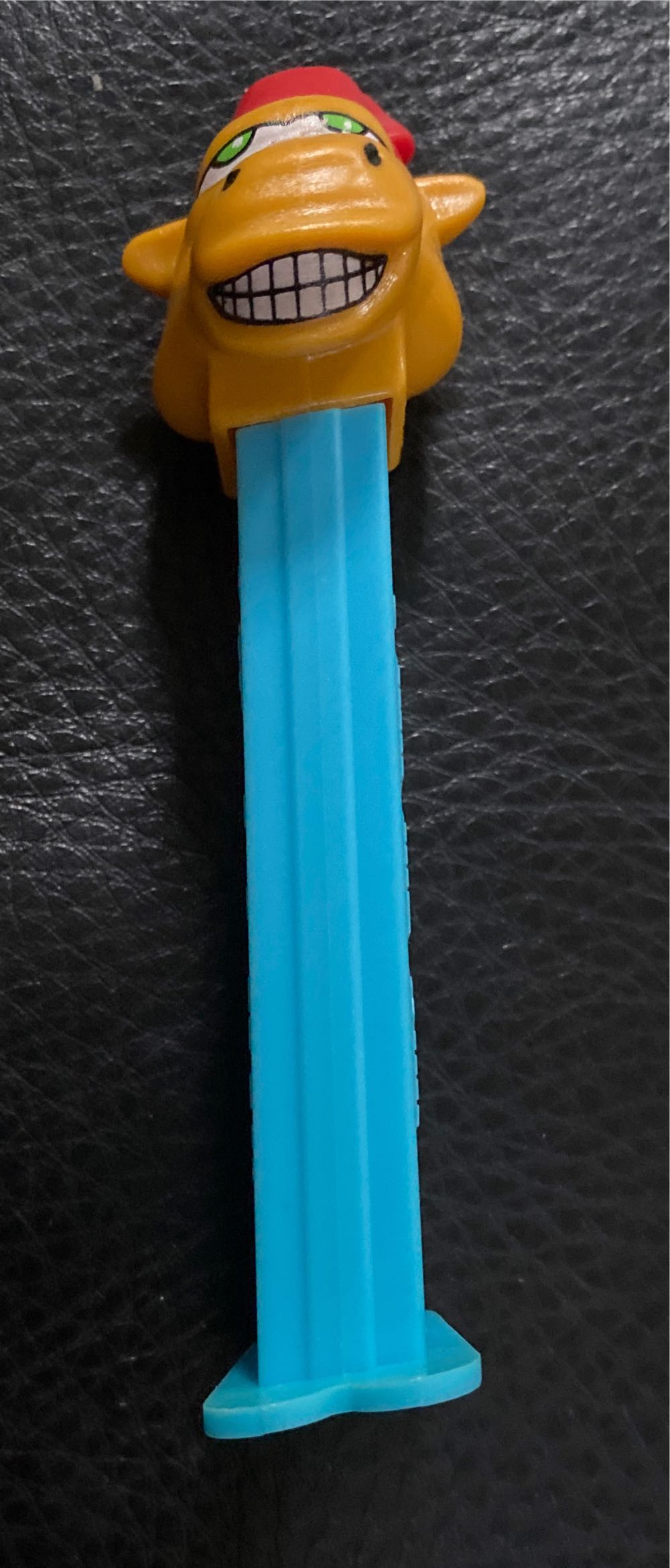 Joe Cool Camel - Crazy Animals pez collectible - Main Image 2