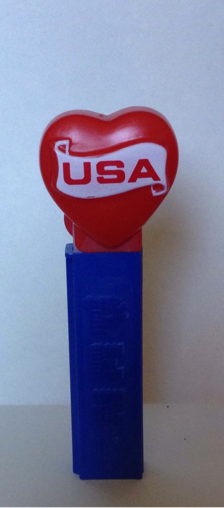 VALENTINES DAY USA Heart  pez collectible - Main Image 1