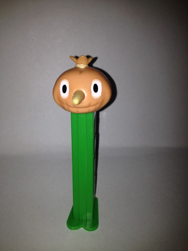 Pumpkin With Carrot Nose - Halloween - Pumkins pez collectible - Main Image 2
