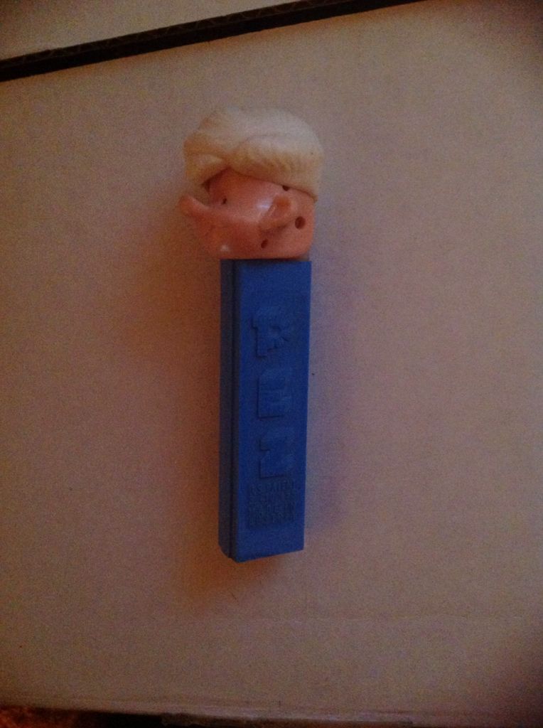 Pez Pal Boy 3.4  pez collectible - Main Image 2