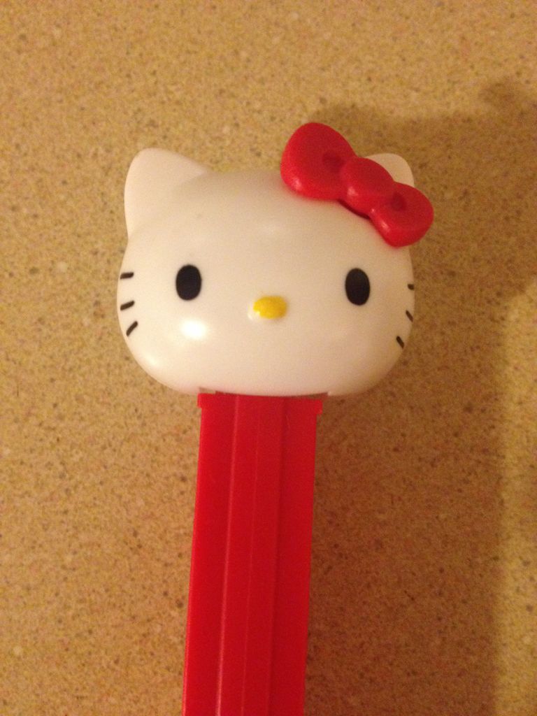 Hello Kitty - Red Bow - Hello Kitty pez collectible - Main Image 1