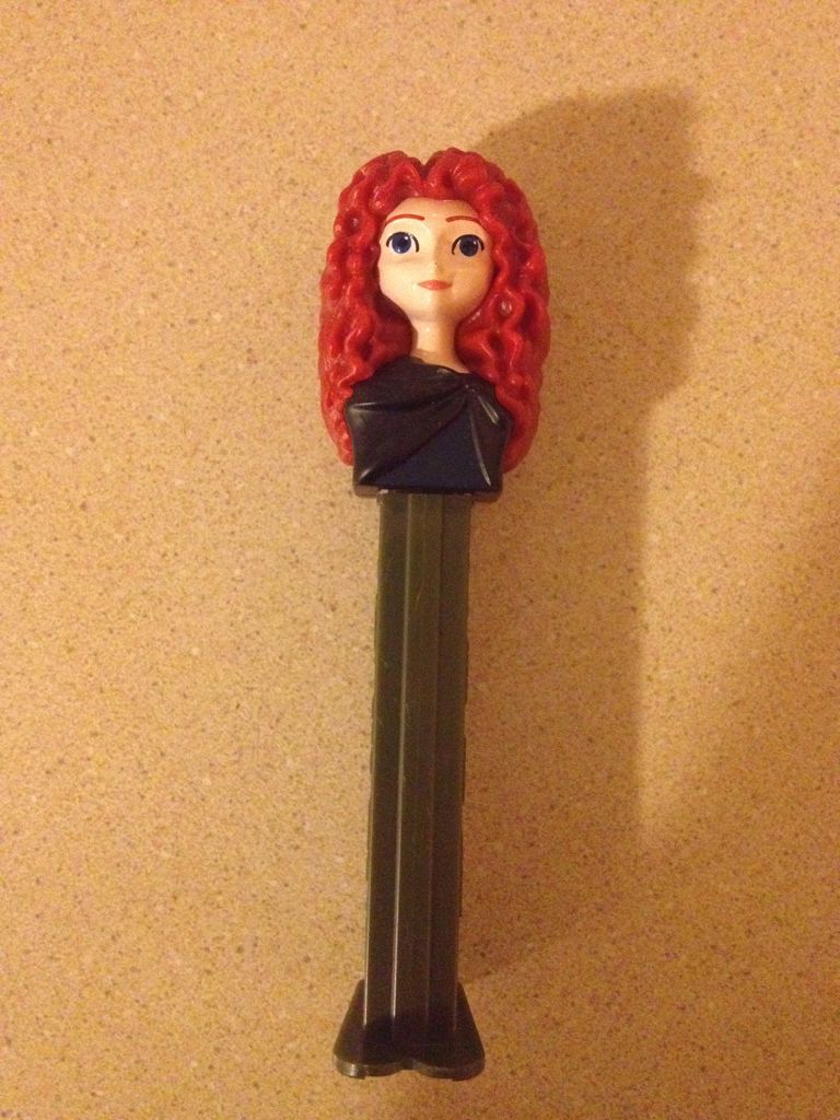 Merida - Disney Princesses pez collectible - Main Image 2