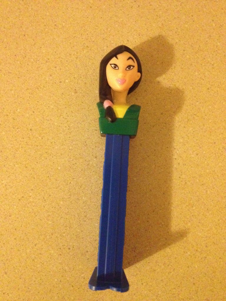 Mulan - Disney Princesses pez collectible - Main Image 2