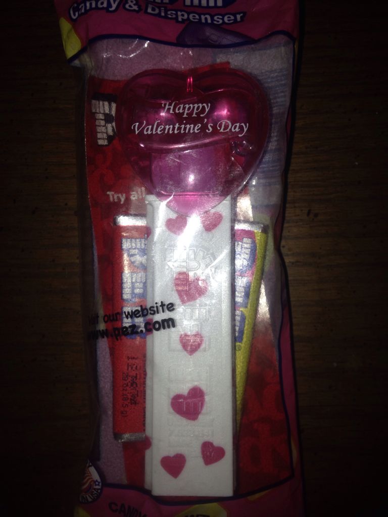 Heart (crystal dark pink) - Happy Valentine’s Day - Valentine’s Day pez collectible - Main Image 2