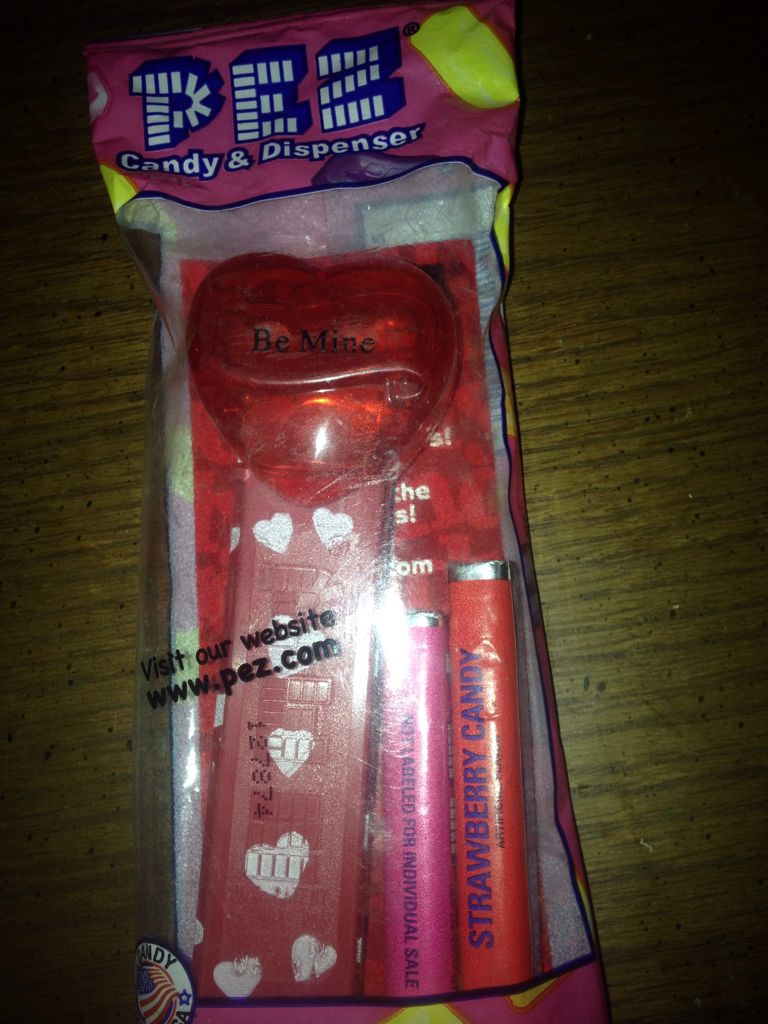 Heart (crystal red) - Be Mine - Valentine’s Day pez collectible - Main Image 2