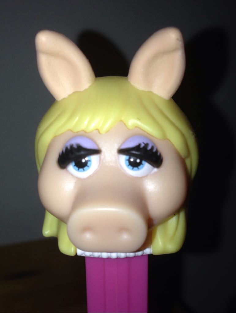 Muppets - Miss Piggy C - Movies & TV - Disney pez collectible - Main Image 2