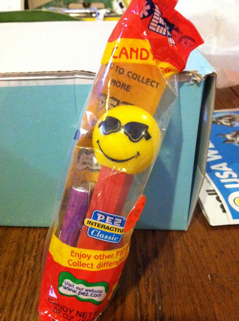 Funky Face-Cool - Funky Face pez collectible - Main Image 2